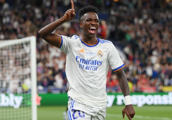 Kounde Embraces Challenge of Facing Vinicius in Upcoming El Clasico Showdown